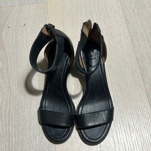 Frye Brielle Back Zip NWT